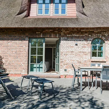 Friesenfruehling Tatil Evi Borgsum